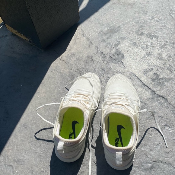 Nike Training Shoes - Picture 4 of 7